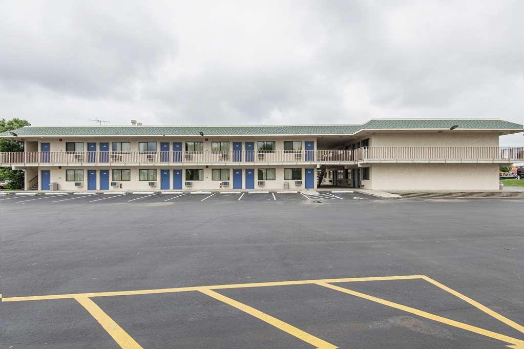Motel 6 Kansas City, Mo - Airport Exterior photo
